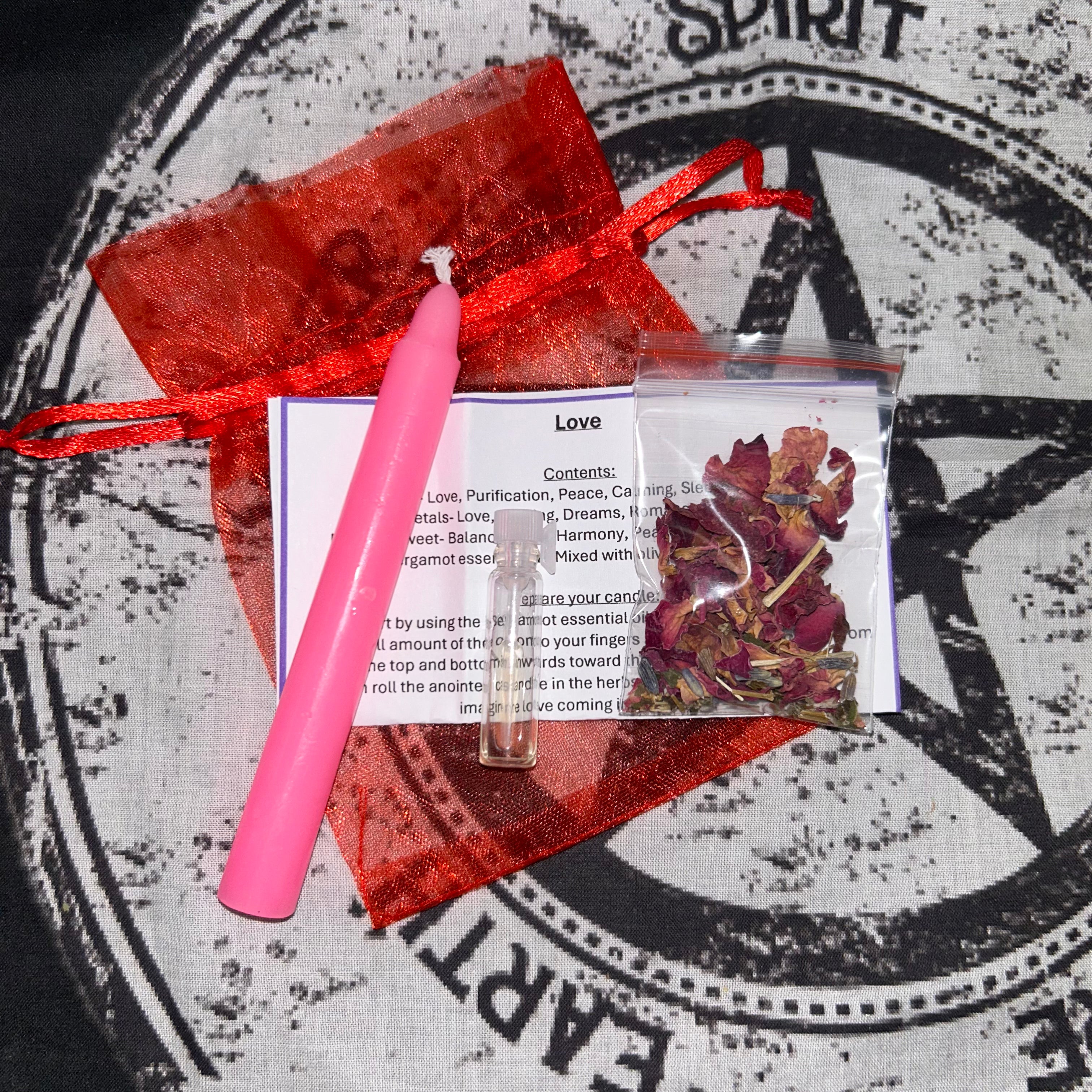 To Attract Love Spell Kit