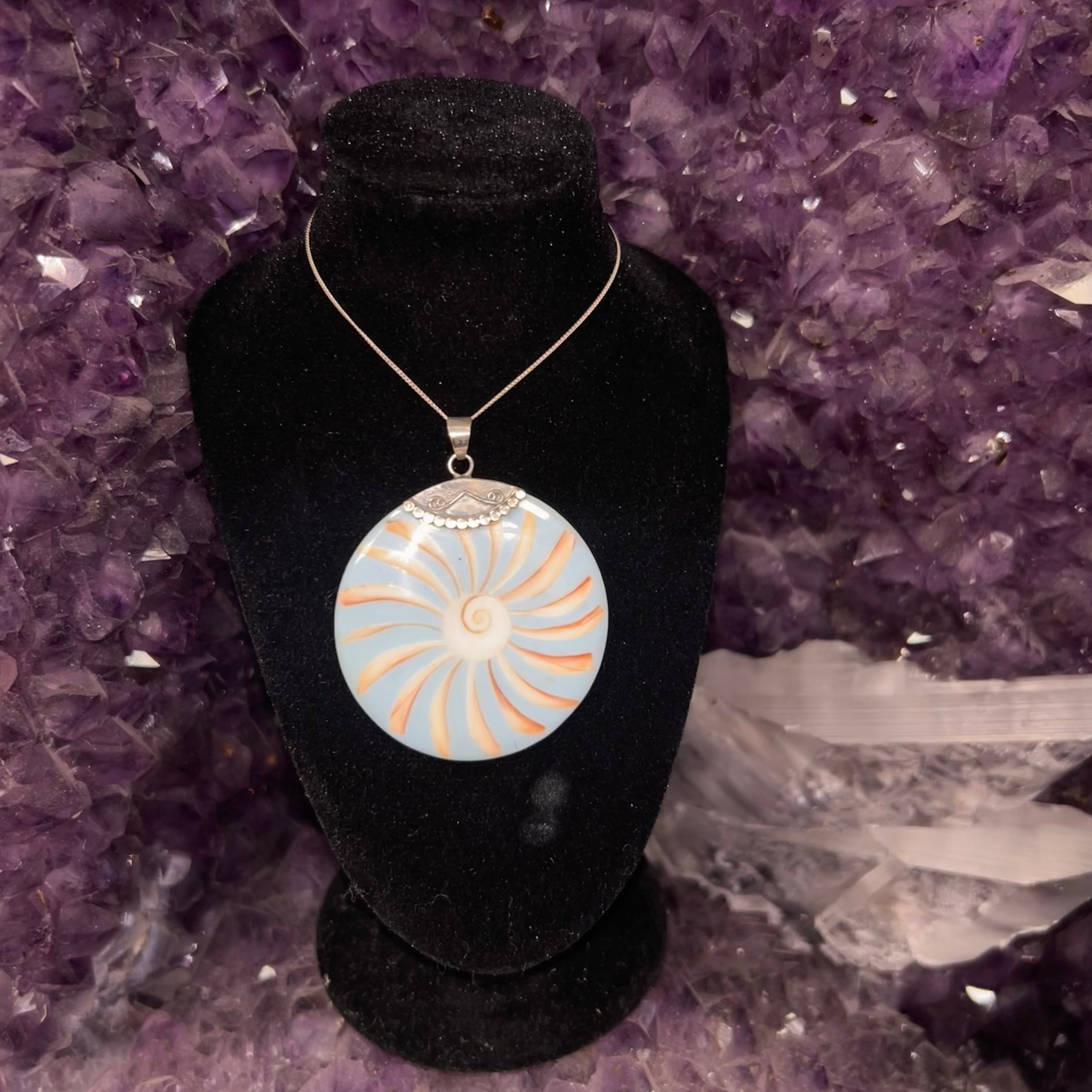 Shell Pendant & Chain