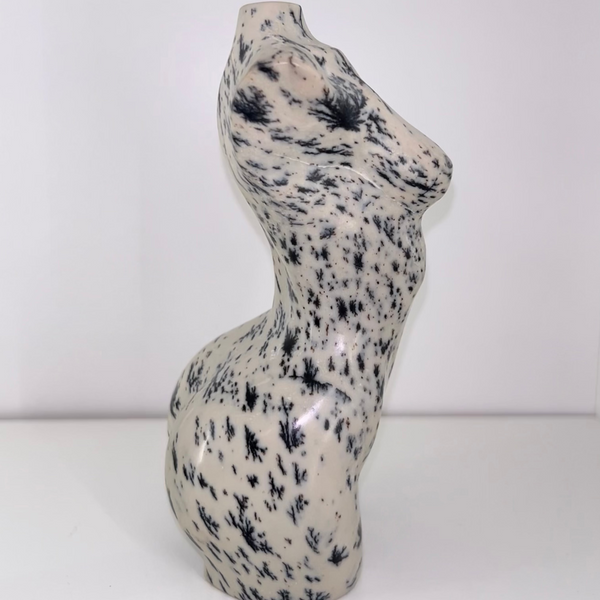 Dendritic Agate Female Bodyform