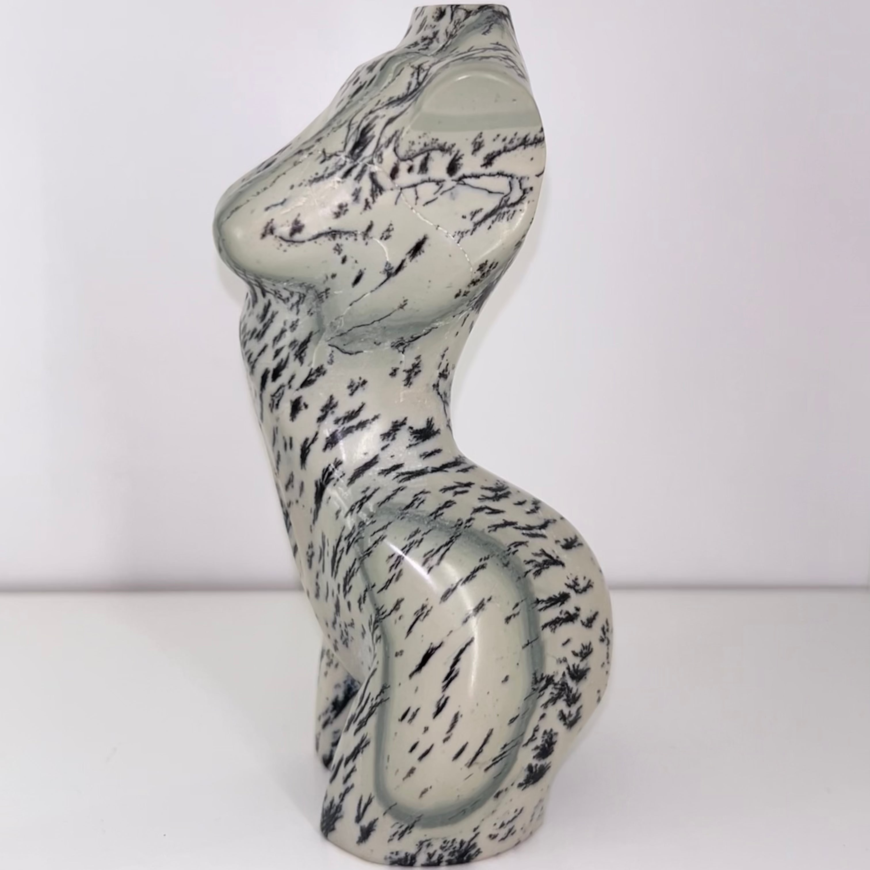Dendritic Agate Female Bodyform