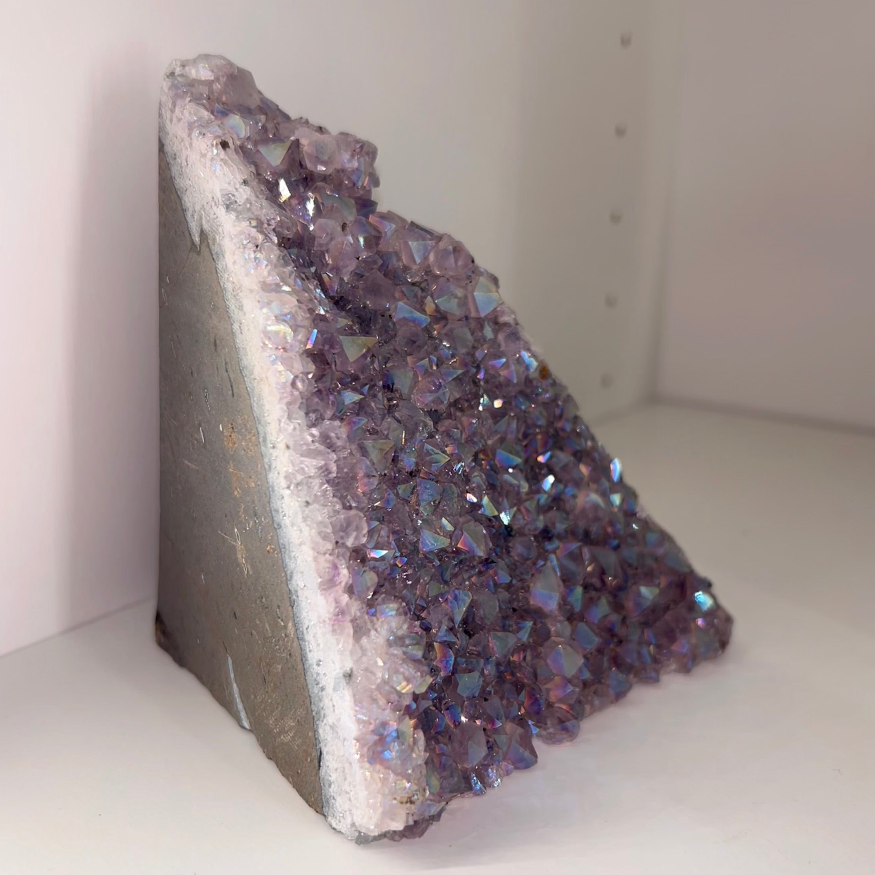 Aura Amethyst Upright Druze