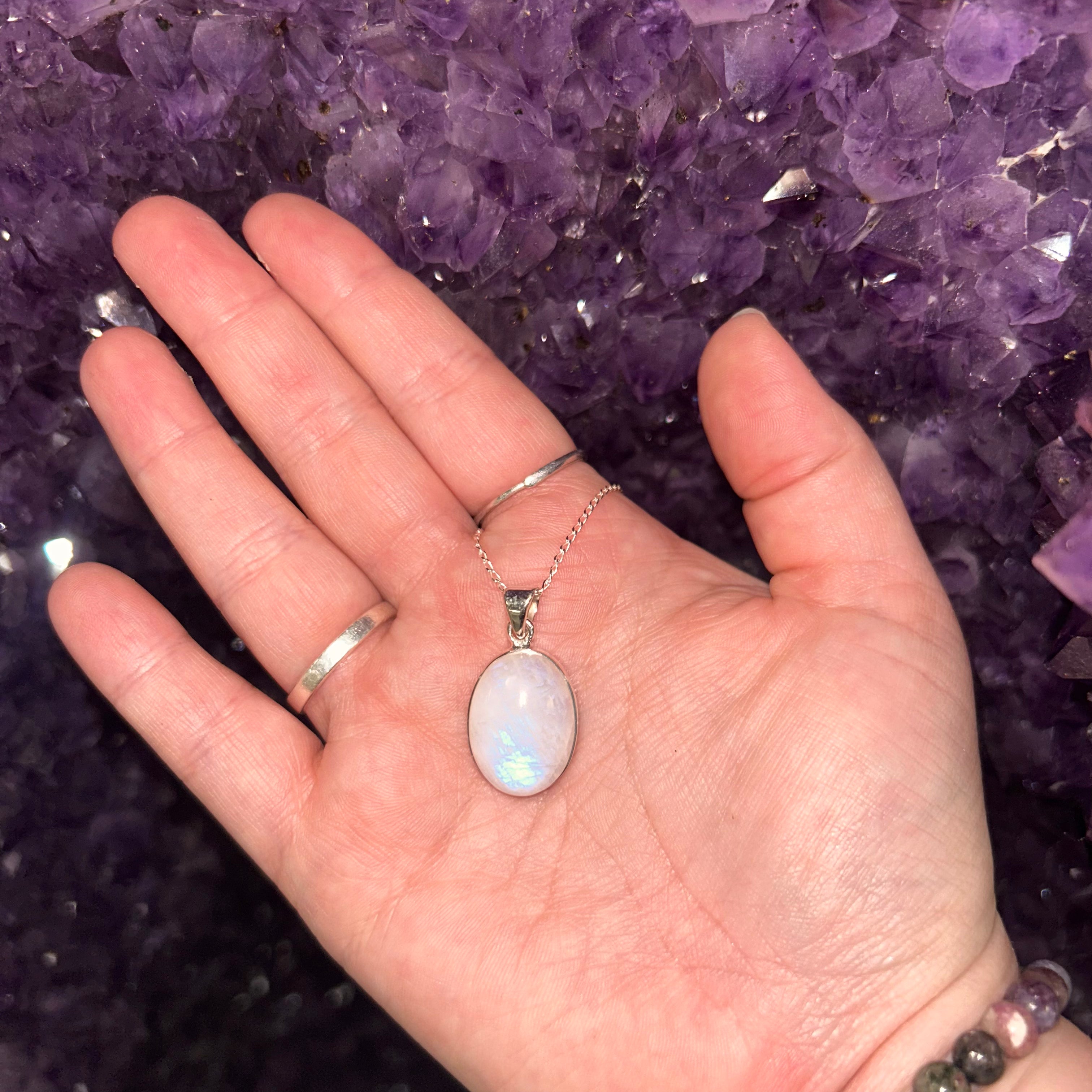 Moonstone Oval Pendant & Chain