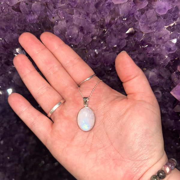 Moonstone Oval Pendant & Chain