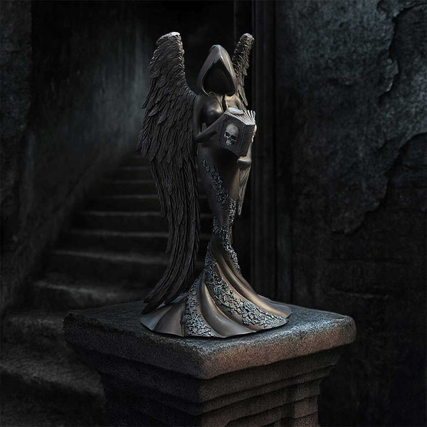 Femme Fatale - Scholar