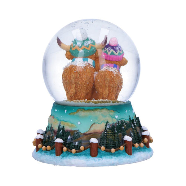 Winter Highland Cow Snowglobe
