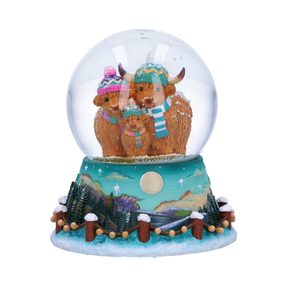 Winter Highland Cow Snowglobe