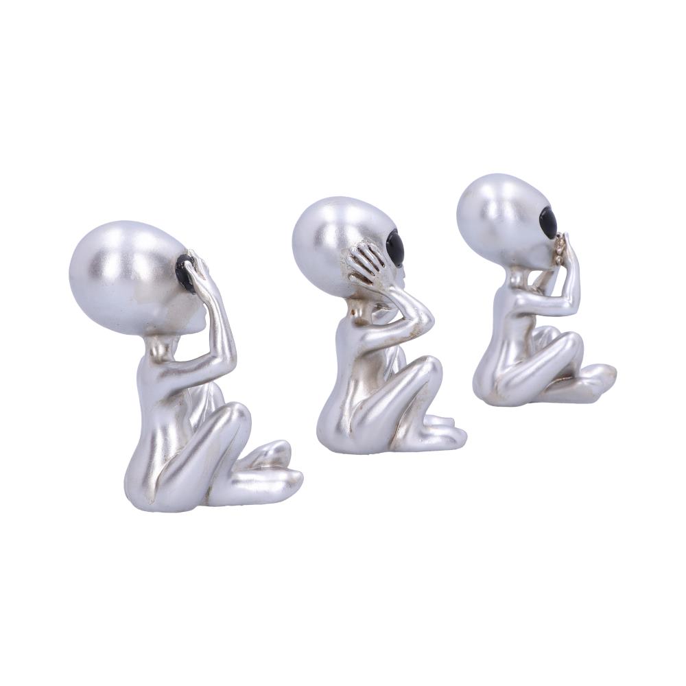 Three Wise Aliens